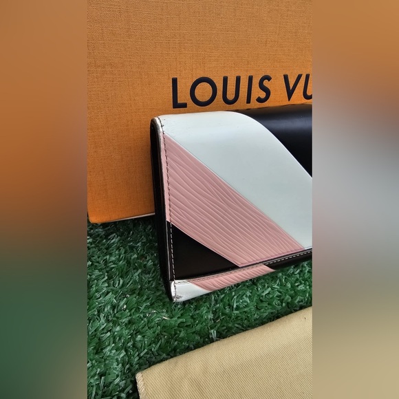 Limited Edition Louis Vuitton Twist Portefeuille Sarah Wallet Neapolitan EUC - Picture 7 of 15